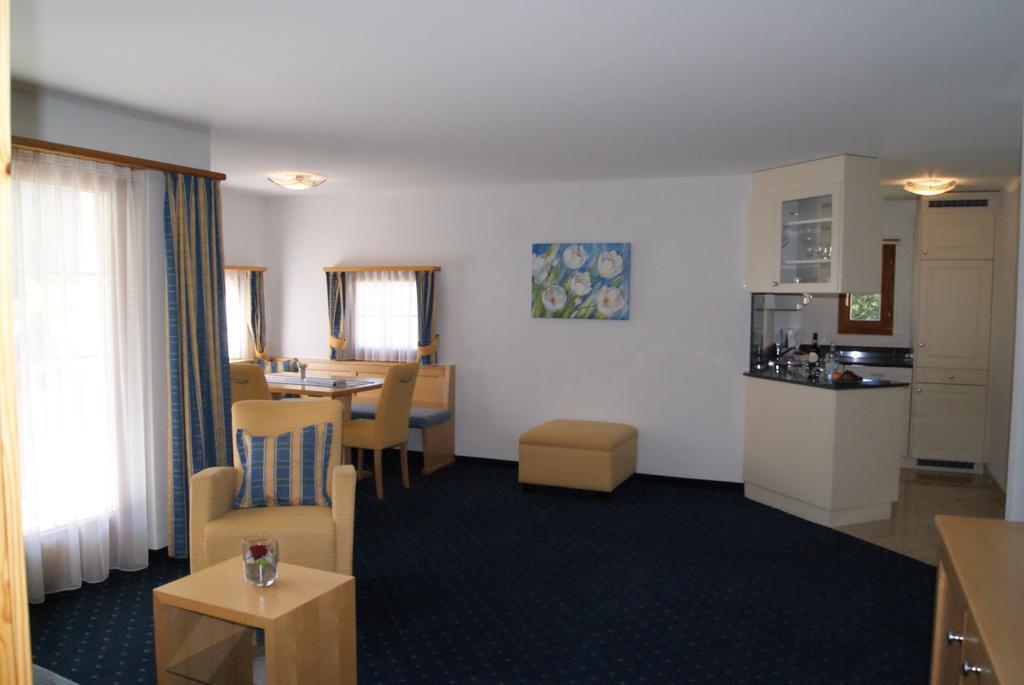 Ferienwohnungen Hotel Allegra Цуоц Экстерьер фото